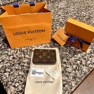 Louis Vuitton credit card wallet